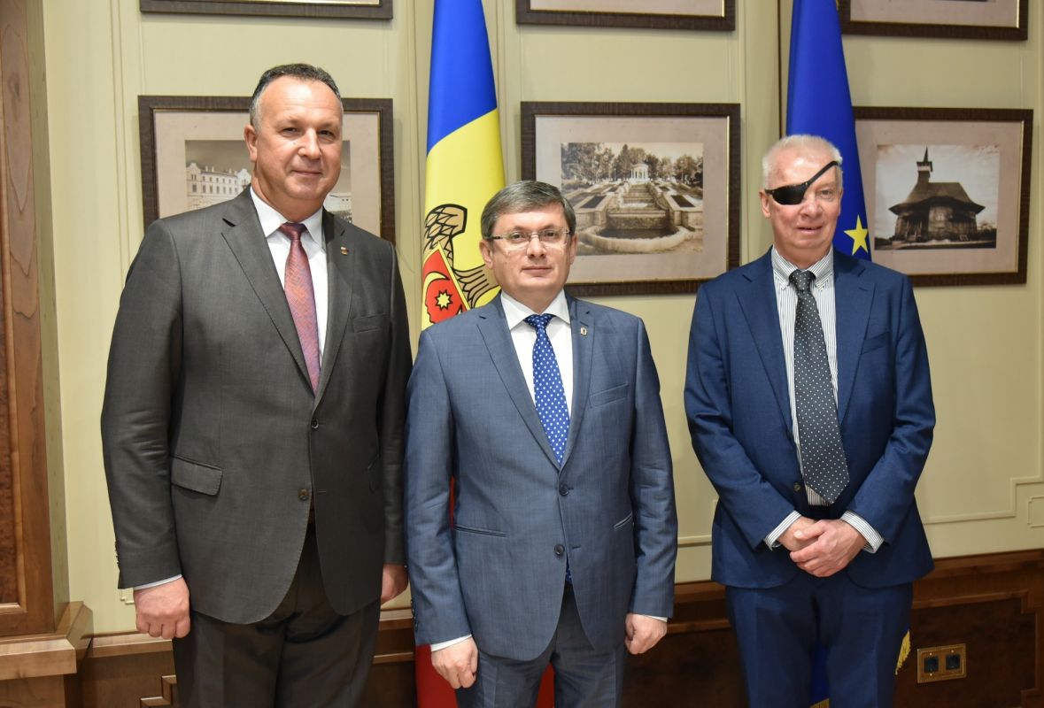 Dr. Banks cu președintele Parlamentului Republicii Moldova